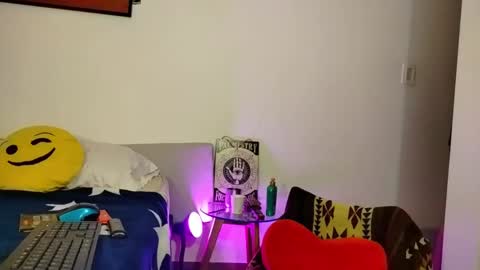 Snapshot of camilosaennz chatting on November 5, 2025, 1:05 am camilo online show from November 5, 2025, 1:05 am