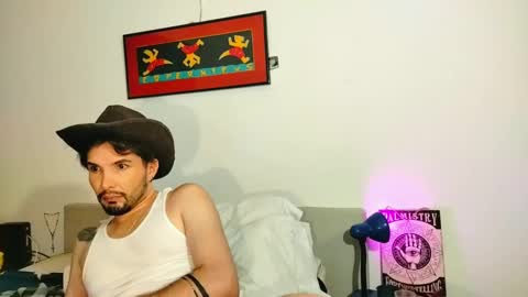 Snapshot of camilosaennz chatting on November 9, 2025, 1:26 am camilo online show from November 9, 2025, 1:26 am