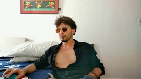 Snapshot of camilosaennz chatting on November 11, 2025, 7:03 pm camilo online show from November 11, 2025, 7:03 pm