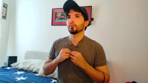 Snapshot of camilosaennz chatting on December 14, 2025, 1:49 pm camilo online show from December 14, 2025, 1:49 pm