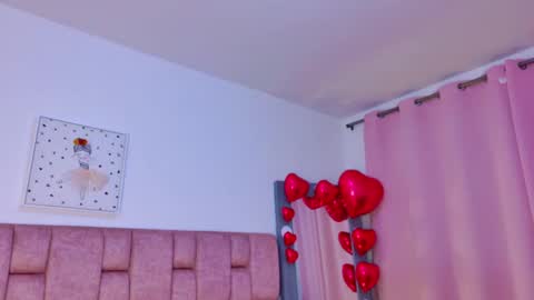 camiluxe online show from February 14, 2026, 8:27 pm