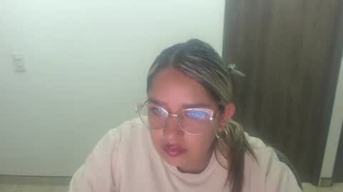 Snapshot of camivilla393140 chatting on July 7, 2026, 10:30 am camivilla393140 online show from July 7, 2026, 10:30 am