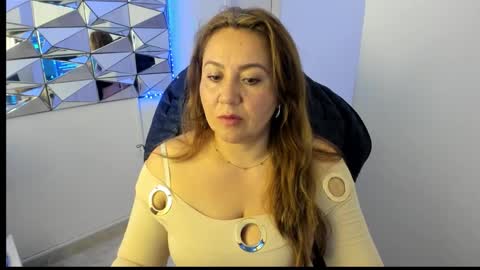 camixxx_m online show from January 9, 2026, 2:09 pm