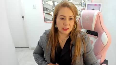 camixxx_m online show from June 13, 2026, 10:57 am