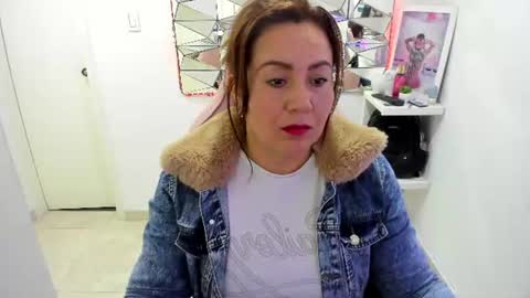 Snapshot of camixxx_m chatting on August 6, 2026, 12:18 pm camixxx_m online show from August 6, 2026, 12:18 pm