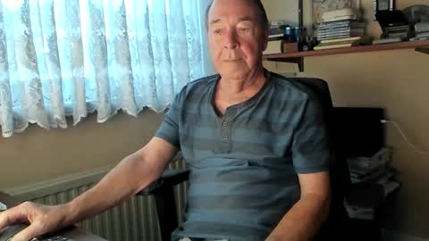 Cammee online show from December 19, 2025, 7:59 am