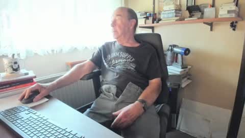 Cammee online show from July 24, 2026, 7:39 am