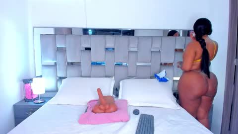 Snapshot of cammiila chatting on February 15, 2026, 4:47 pm Camila online show from February 15, 2026, 4:47 pm