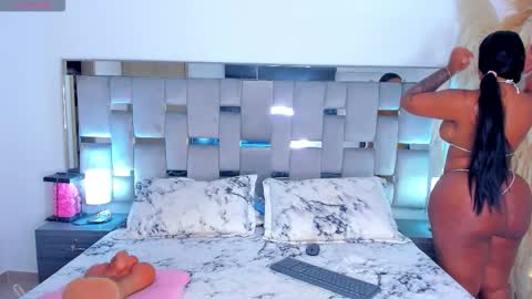 Snapshot of cammiila chatting on March 20, 2026, 3:17 pm Camila online show from March 20, 2026, 3:17 pm