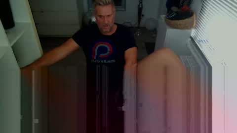 camunication online show from October 6, 2025, 11:18 am