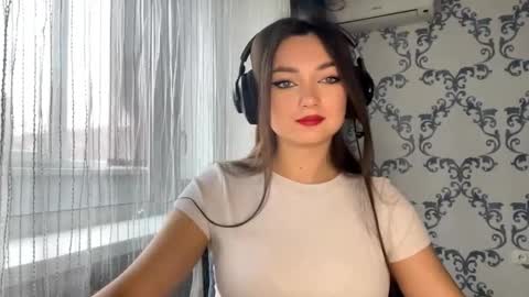 Kate online show from November 12, 2025, 8:37 am