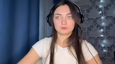 Kate online show from December 5, 2025, 1:20 pm