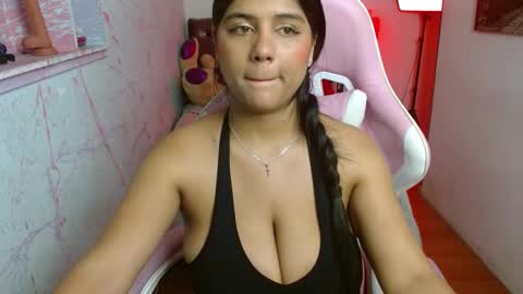 Snapshot of candela_smith chatting on October 2, 2025, 6:15 pm Candelaria online show from October 2, 2025, 6:15 pm