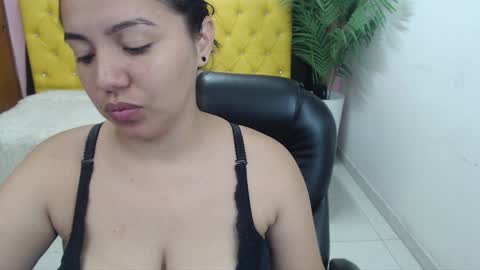 Candy  online show from January 17, 2025, 12:42 pm