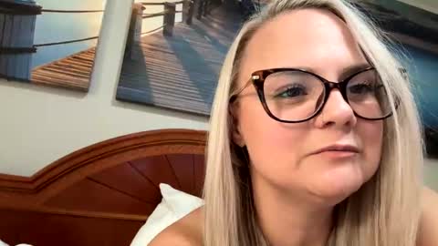 candicewlahna online show from September 10, 2025, 4:29 pm
