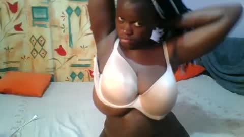 Snapshot of candie_love chatting on February 12, 2025, 5:05 pm Spencer online show from February 12, 2025, 5:05 pm