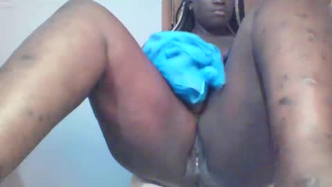 Snapshot of candie_love chatting on February 25, 2025, 3:27 pm Spencer online show from February 25, 2025, 3:27 pm