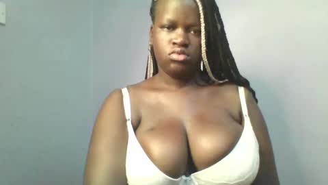 Snapshot of candie_love chatting on March 6, 2025, 3:24 am Spencer online show from March 6, 2025, 3:24 am