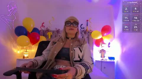 Snapshot of candiegilson__ chatting on June 22, 2026, 11:51 am Candie online show from June 22, 2026, 11:51 am