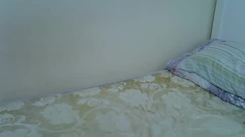 candiemaya online show from September 29, 2025, 10:42 am