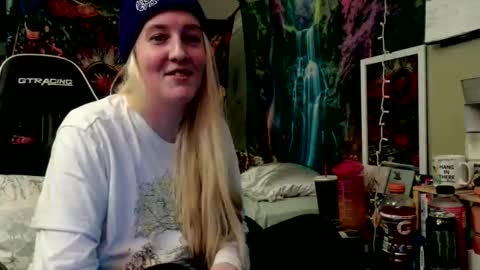Candi online show from June 3, 2026, 2:33 pm
