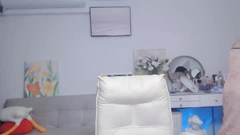 candy8998 online show from October 29, 2025, 10:33 pm