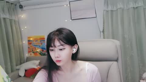 candy8998 online show from July 17, 2026, 11:42 pm