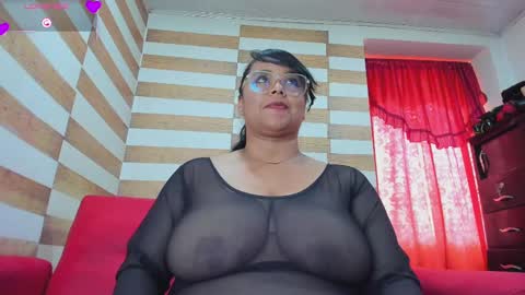 Snapshot of candy_browm1 chatting on February 17, 2025, 3:53 pm Candy  Brown online show from February 17, 2025, 3:53 pm