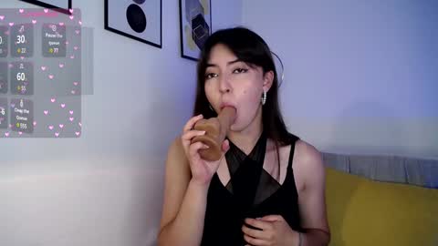 Snapshot of candy_canee chatting on December 7, 2024, 9:00 pm online show from December 7, 2024, 9:00 pm