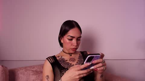 candy_dim online show from December 18, 2025, 4:29 am