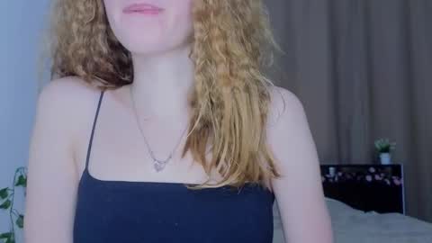 candy_flosse online show from October 7, 2025, 8:22 am