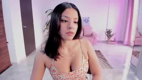candy_fox_19 online show from September 23, 2025, 7:50 pm