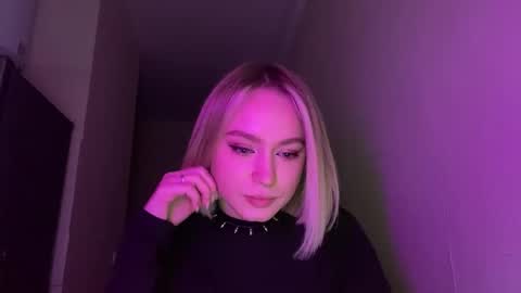 Snapshot of candy_heartt_ chatting on November 19, 2025, 3:01 pm candy_heartt_ online show from November 19, 2025, 3:01 pm