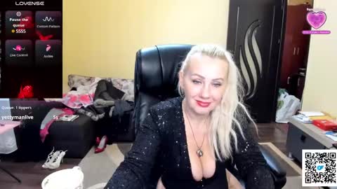 candy_hellenx online show from December 6, 2024, 8:26 am
