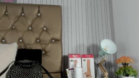 candy mery online show from September 22, 2025, 7:05 pm