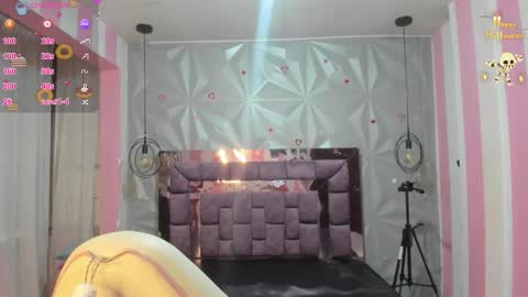 Ania online show from November 9, 2025, 11:08 am