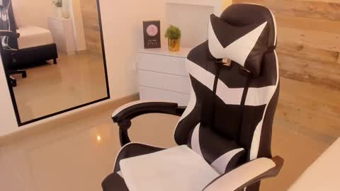 Snapshot of candy_summer28_ chatting on March 19, 2026, 8:24 pm CANDY online show from March 19, 2026, 8:24 pm