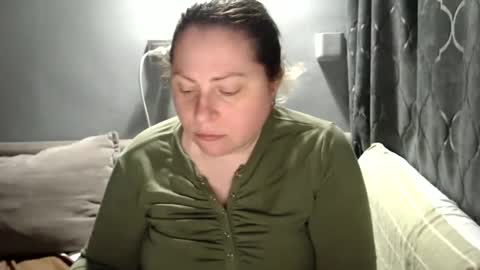 Laura online show from April 28, 2026, 6:57 pm