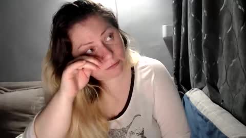 Laura online show from May 5, 2026, 6:49 pm