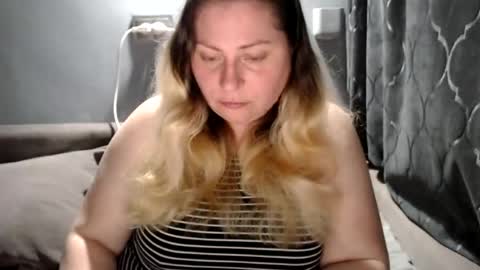 Laura online show from June 11, 2026, 9:57 pm