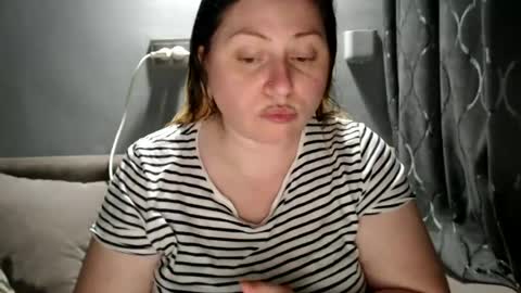 Laura online show from June 19, 2026, 7:39 pm