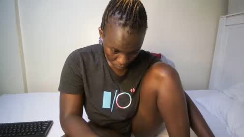 candycurly_ online show from October 16, 2025, 4:02 am