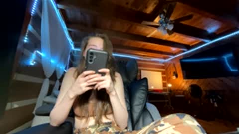 CandyGirl online show from March 11, 2026, 7:58 am