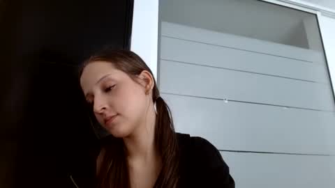 Snapshot of candygirlsweett chatting on March 2, 2025, 3:37 pm CandySweetGril online show from March 2, 2025, 3:37 pm