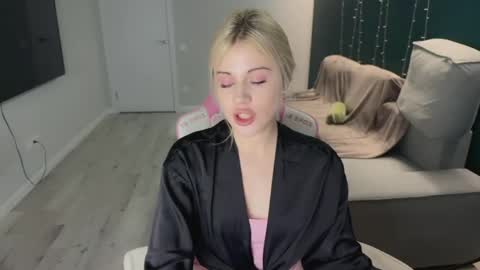 Snapshot of candyhannah chatting on March 30, 2026, 7:48 pm You can call me HH online show from March 30, 2026, 7:48 pm