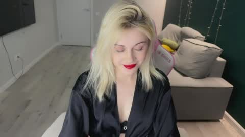 Snapshot of candyhannah chatting on April 14, 2026, 5:52 pm You can call me HH online show from April 14, 2026, 5:52 pm