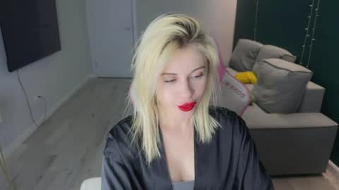 Snapshot of candyhannah chatting on April 19, 2026, 6:43 pm You can call me HH online show from April 19, 2026, 6:43 pm