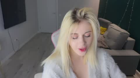 Snapshot of candyhannah chatting on April 25, 2026, 6:05 pm You can call me HH online show from April 25, 2026, 6:05 pm