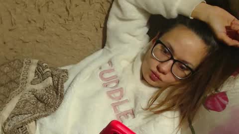 say meow and send tips  online show from December 21, 2024, 9:36 pm