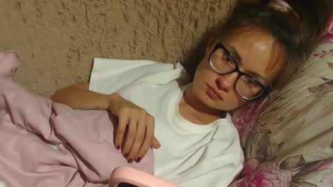 say meow and send tips  online show from September 8, 2025, 3:33 pm